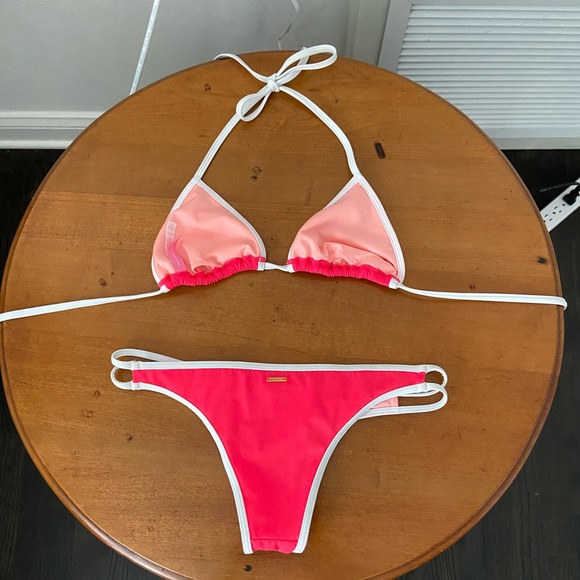VS Pink Bikini - Picture 2 of 3
